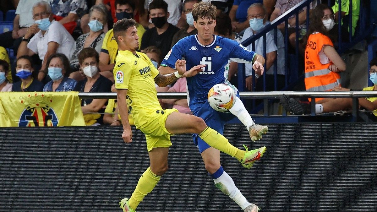 Juan Miranda, en un partido con el Betis esta temporada