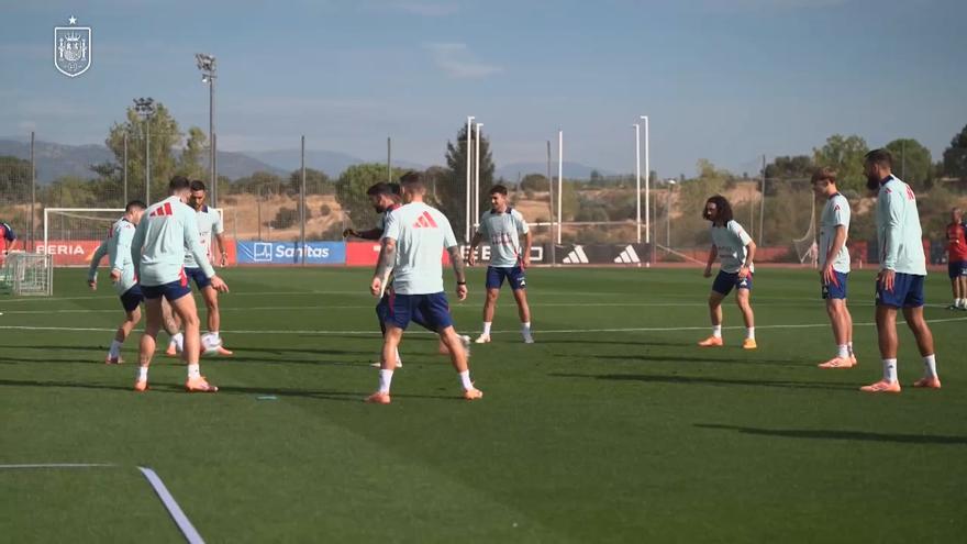 Huijsen, baja en la convocatoria; regresa Laporte once meses después
