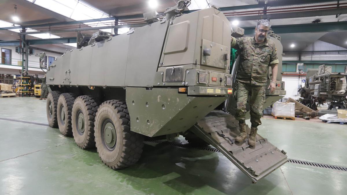 El Ejército de Tierra adjudica por 5,5 millones el nuevo centro de mantenimiento de los VCR 8x8 en Cerro Muriano (Córdoba).