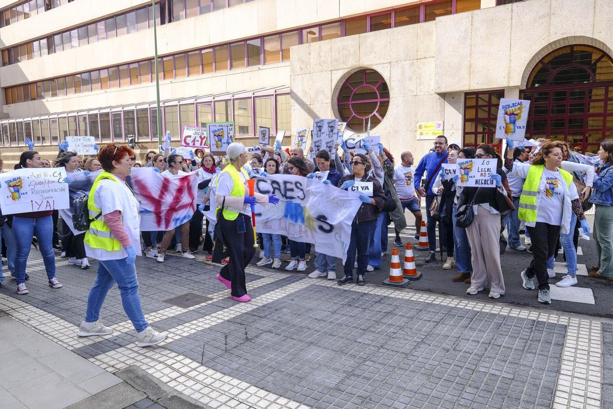 Protesta de auxiliares de enfermería en Las Palmas de Gran Canaria Protesta de auxiliares de enfermería en Las Palmas de Gran Canaria