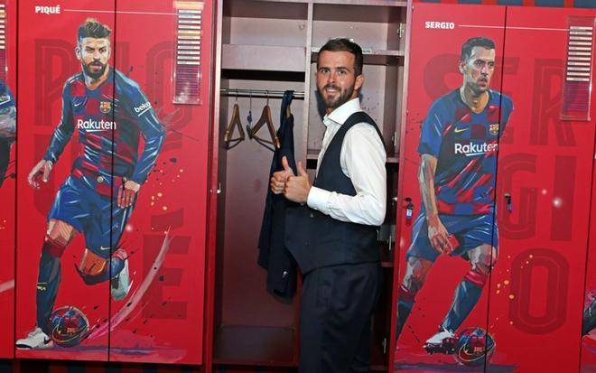 Presentación oficial de Miralem Pjanic como jugador del FC Barcelona en el Camp Nou.