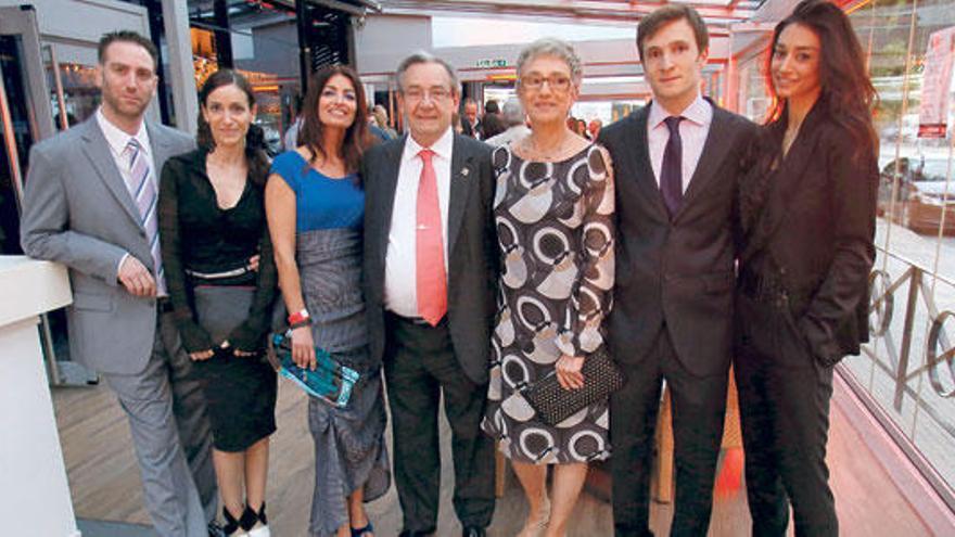 Foto de familia de los ganadores del concurso del Grupo Fleming.