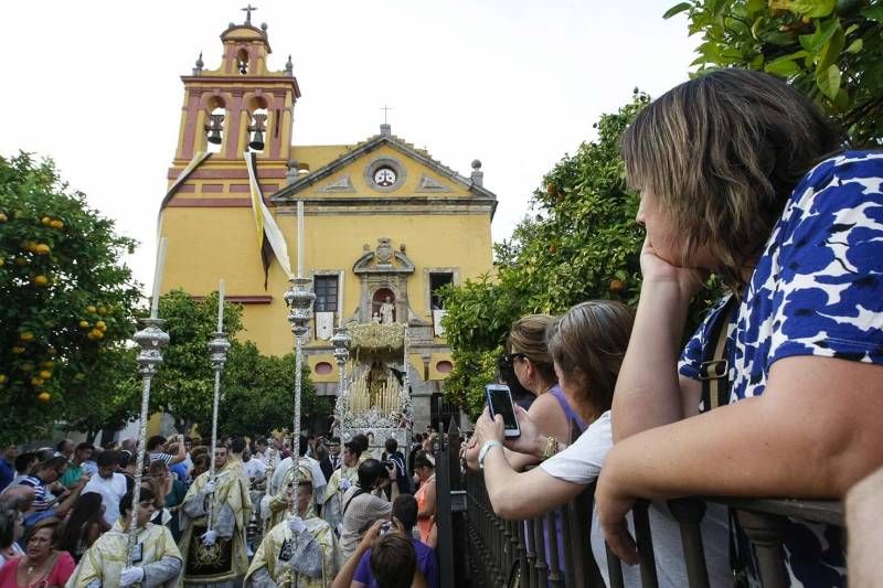 Las imágenes de las salidas de la virgen del Carmen.