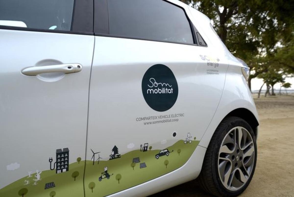 Coche de la cooperativa Som Mobilitat. Coche de la cooperativa Som Mobilitat.