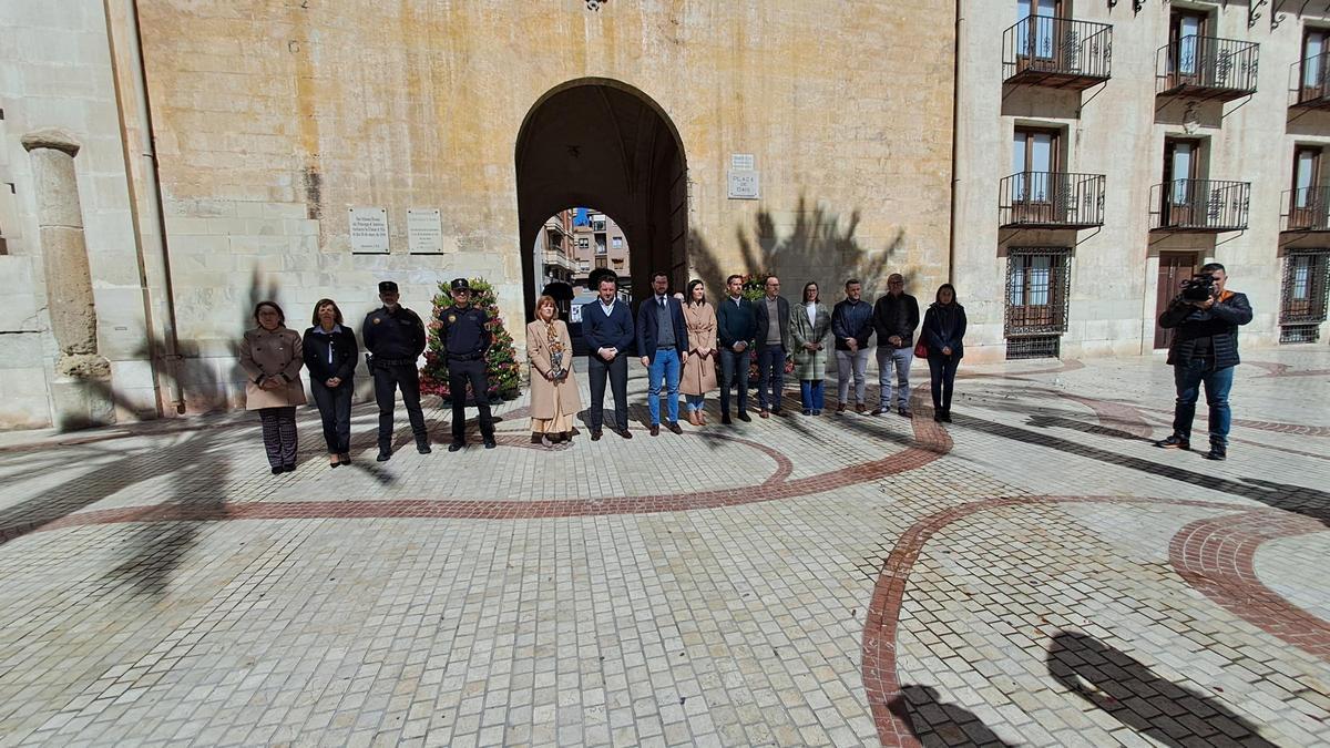 Minuto de silencio en el Ayuntamiento de Elche por las víctimas del 11M