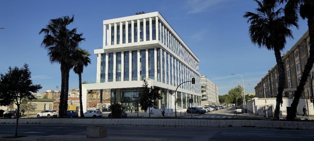 El edificio de oficinas Ágora de Málaga, junto al edificio de Tabacalera.