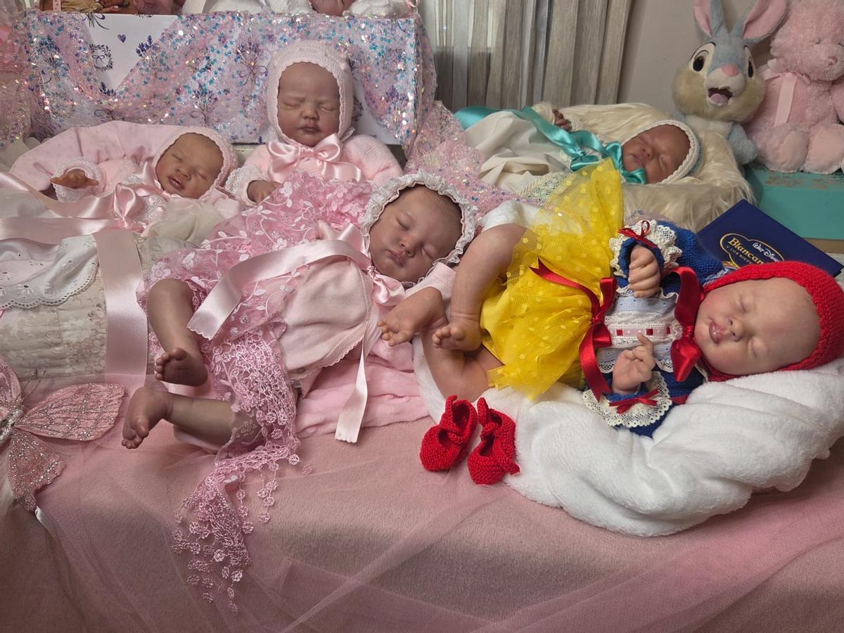 Los bebés reborn realizados en el taller antequerano de Cristina