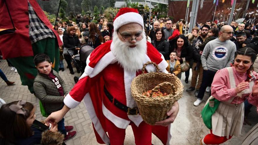 El popular personaje de la Navidad se acercará este año a Pontevedra en una lancha motora