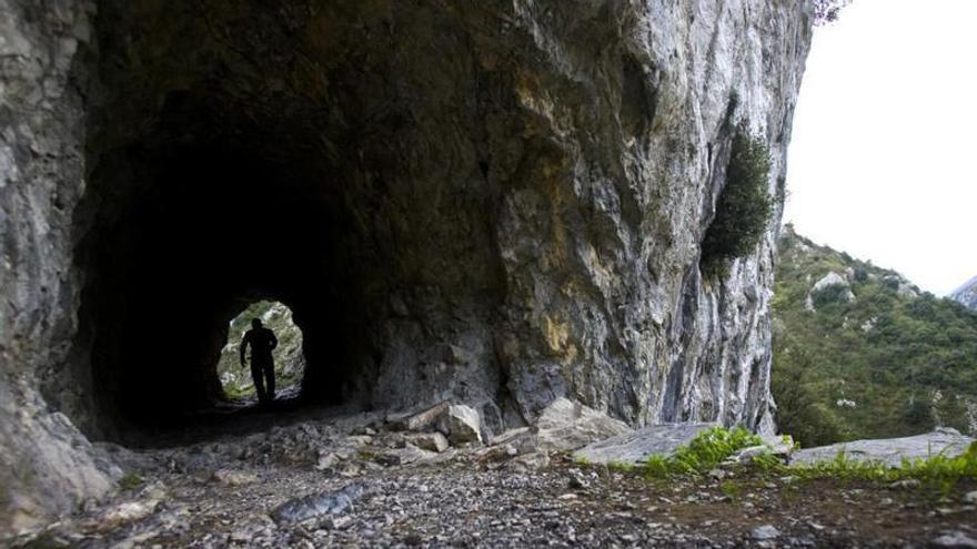 La ruta que condensa la esencia de Asturias en menos de diez kilómetros: un monumento natural con un desfiladero de impresión