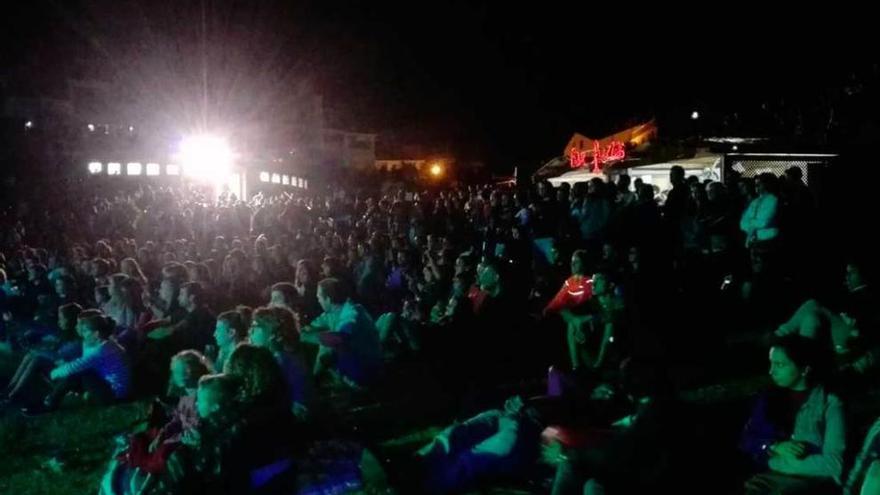 La noche irlandesa del Festival Intercéltico abarrota Tapia