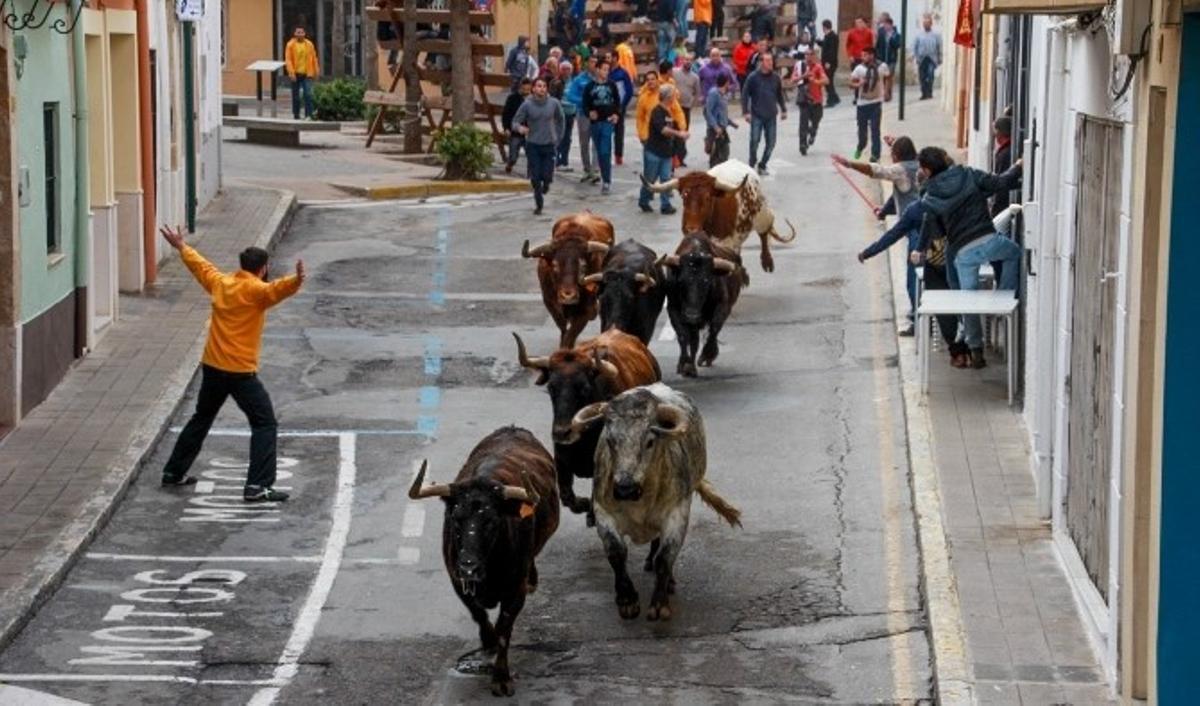 Imagen de archivo de una entrada de toros en Teulada