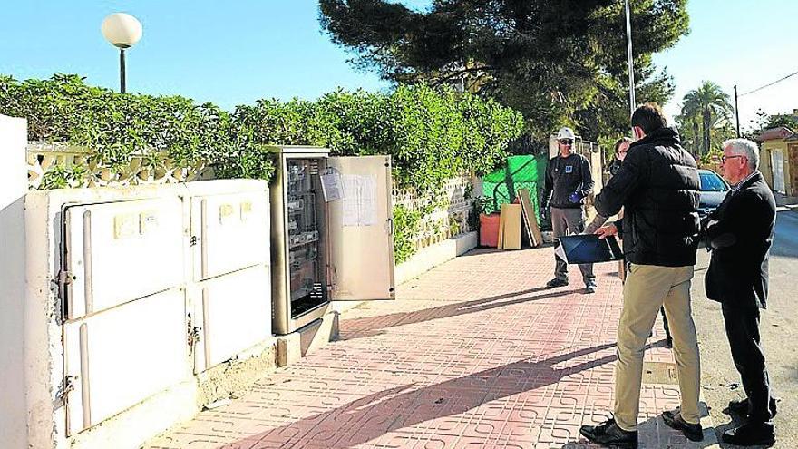 Visita a las obras de alumbrado de Rocío del Mar.