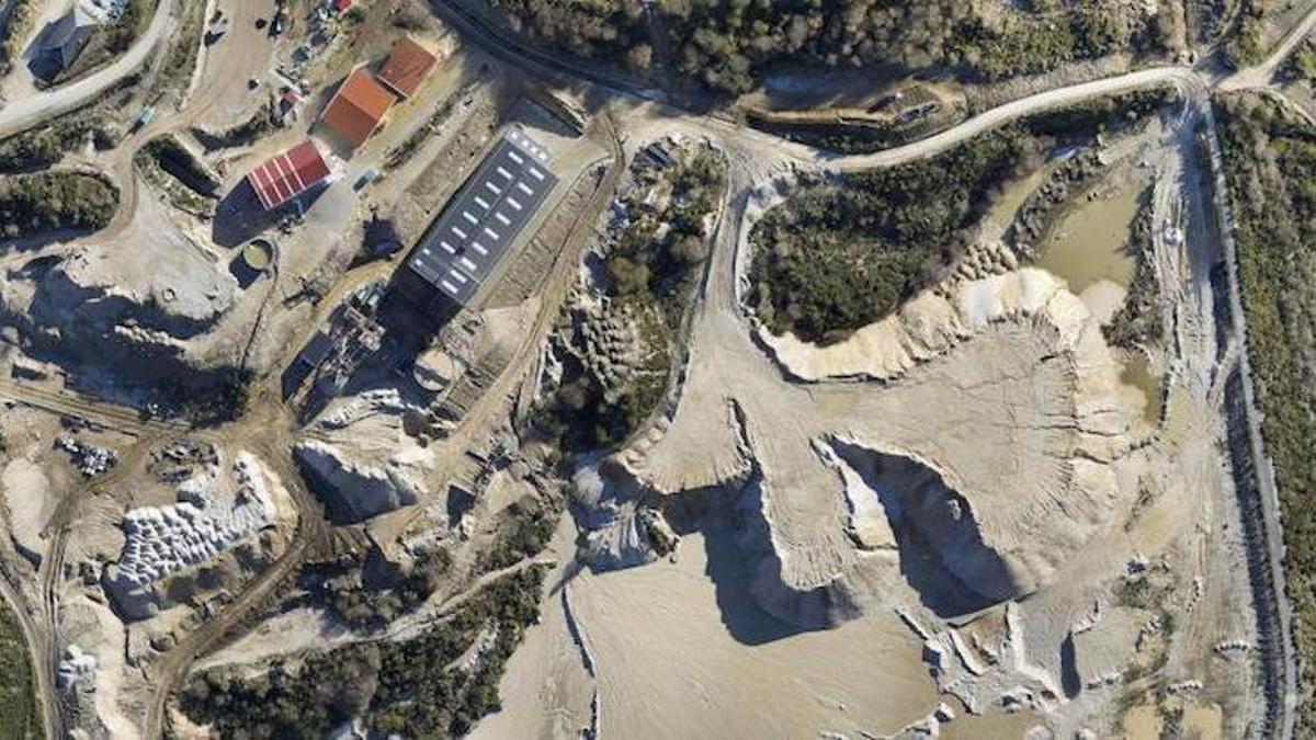 Imagen aérea de la mina de Penouta.