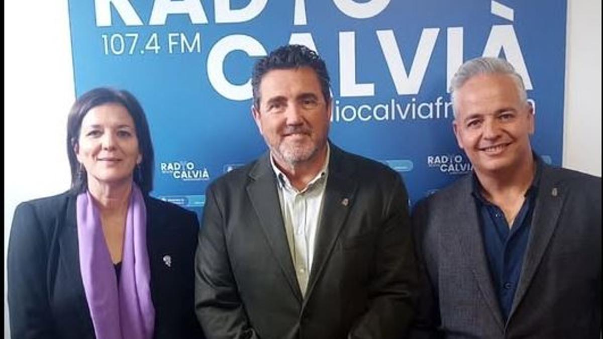 Nati Francés, Juan Antonio Amengual y Manuel Mas, en la emisora donde protagonizaron la tertulia.