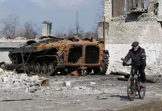 Rusia intensifica sus bombardeos a apenas 20 kilómetros de la frontera con Polonia