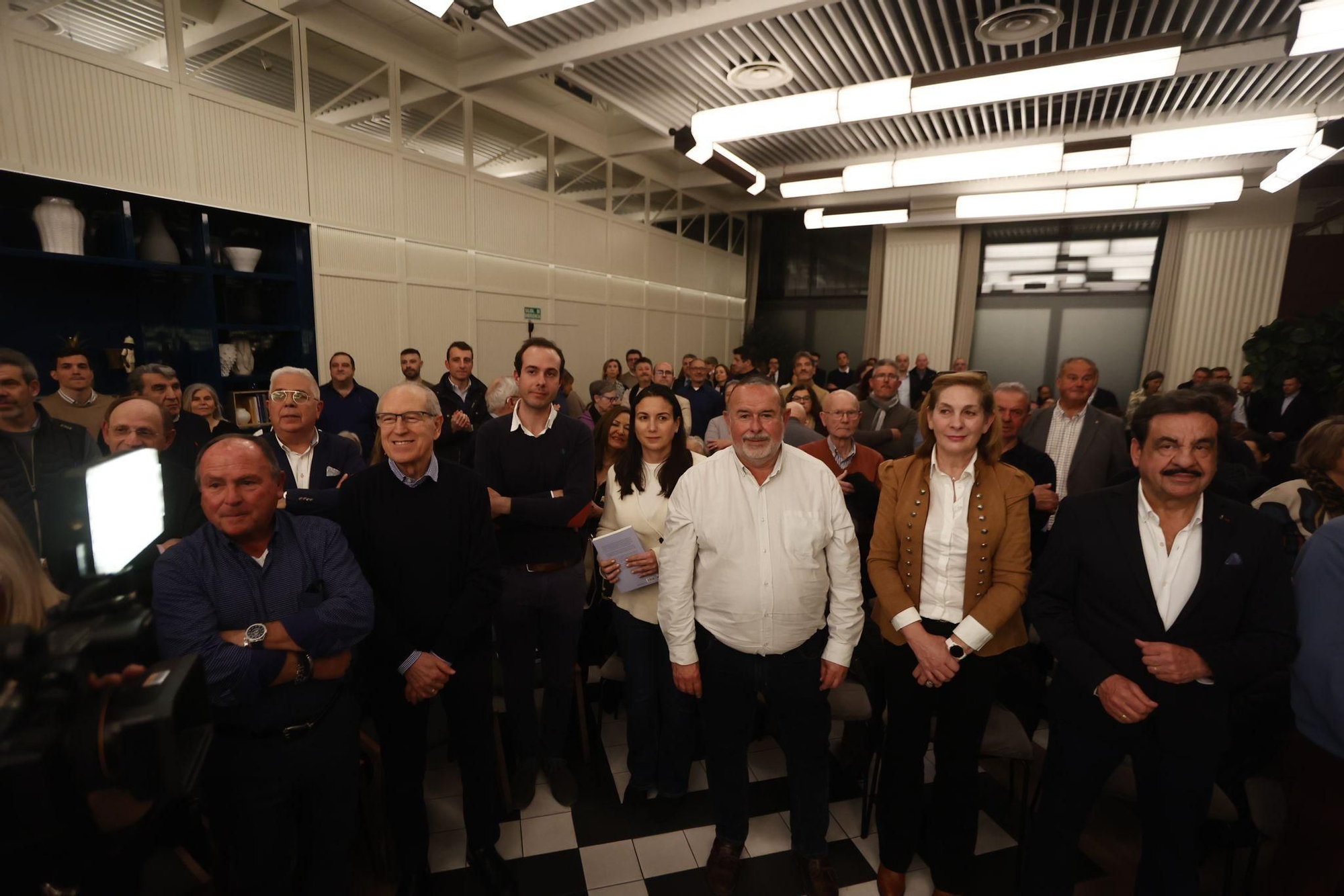 Los asistentes a la presentación del libro de Francisco Camps en un hotel de València