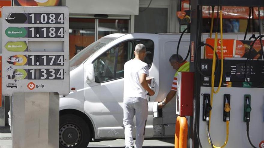 Extremadura podría ser multada por prohibir las gasolineras sin empleados