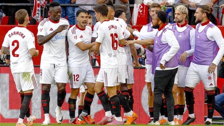 Vargas convierte desde los once metros y el Sevilla se va con alivio al parón (1-0)