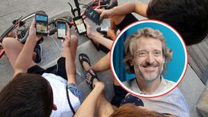Javier Albares recomiendo no dar un móvil a los niños.