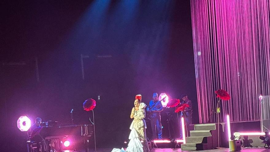 Vídeo | Laura Gallego arrasa en el concierto de Cartuja Center