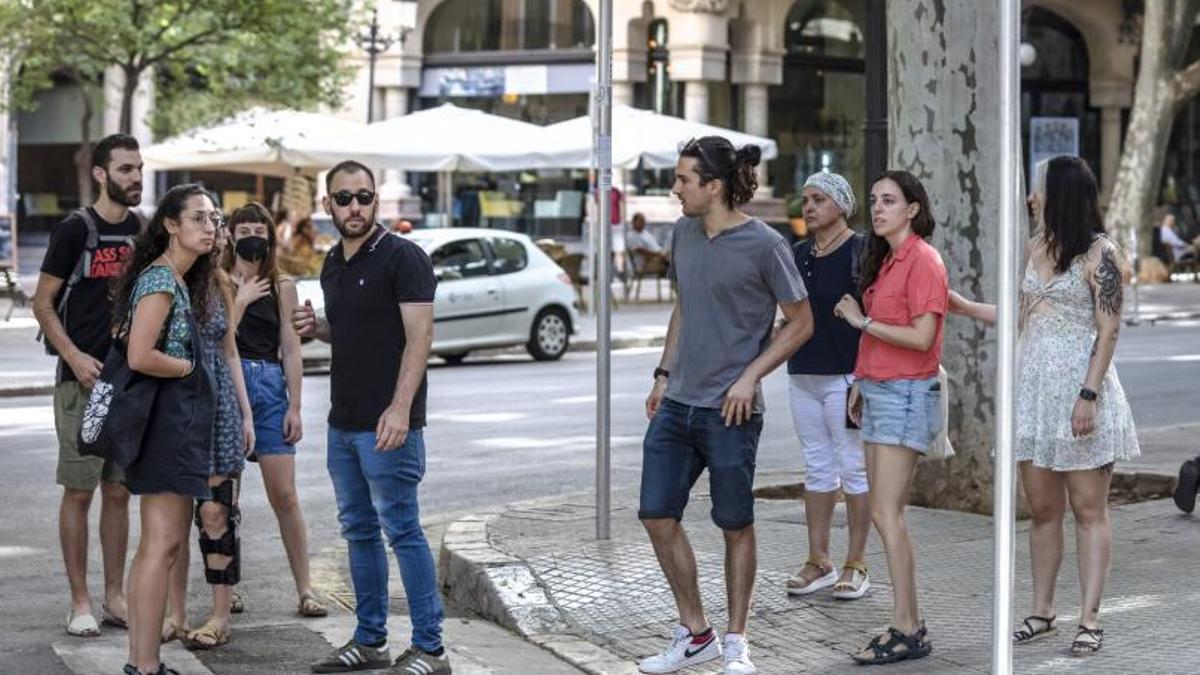 La emancipación de los jóvenes ha registrado un drástico recorte en Balears durante los últimos años. | B. RAMÓN