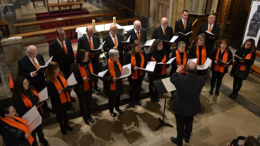 La capella del Claustre de Solsona acull un homenatge de la Coral Cardonina a mossèn Guixé