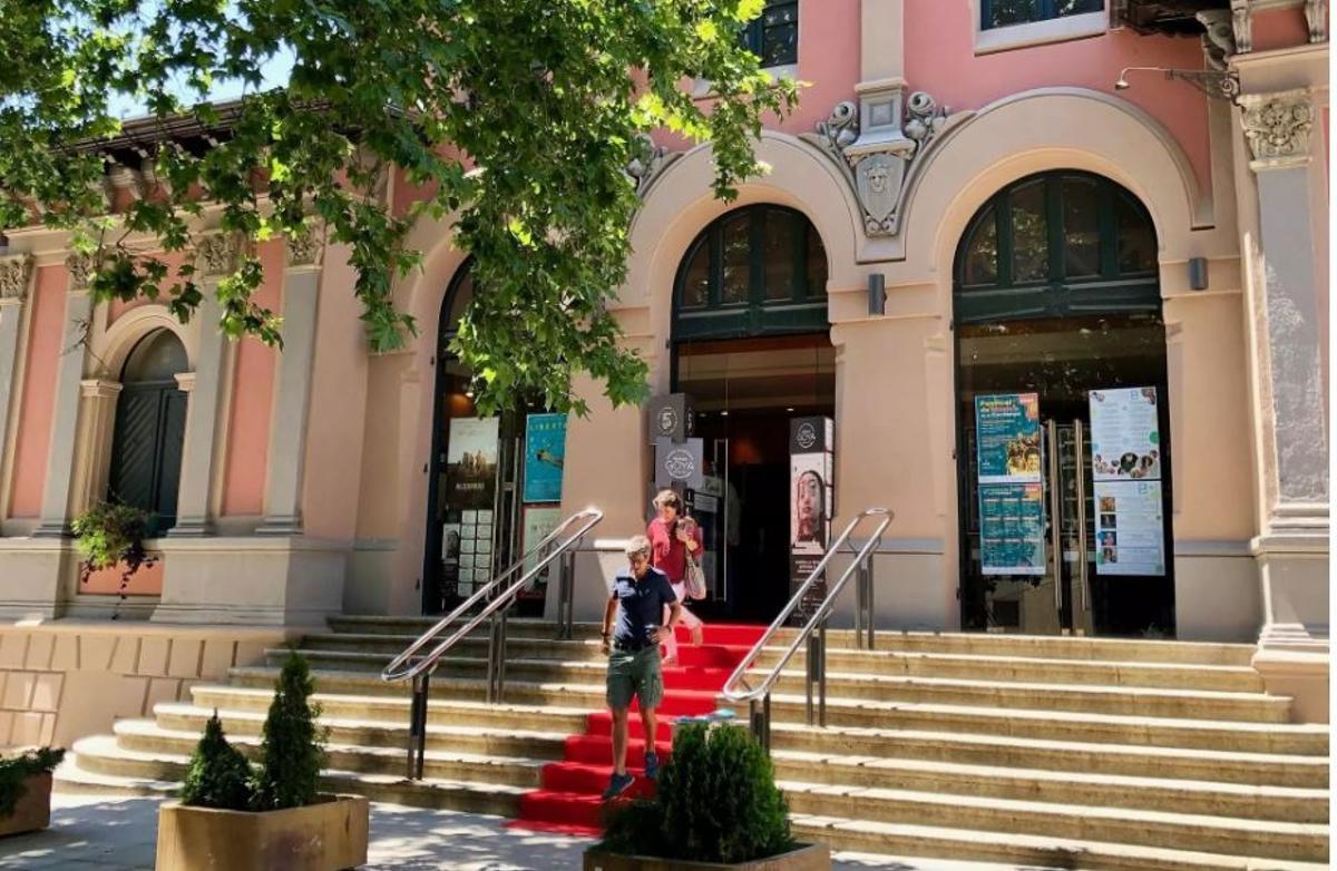 El Casino Ceretà, propiedad ahora del Ayuntamiento.