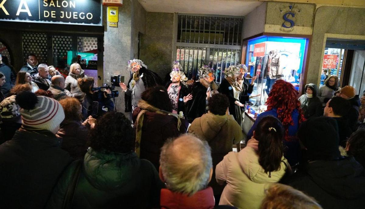 La meteorología condiciona el arranque del antruejo | ALBA PRIETO