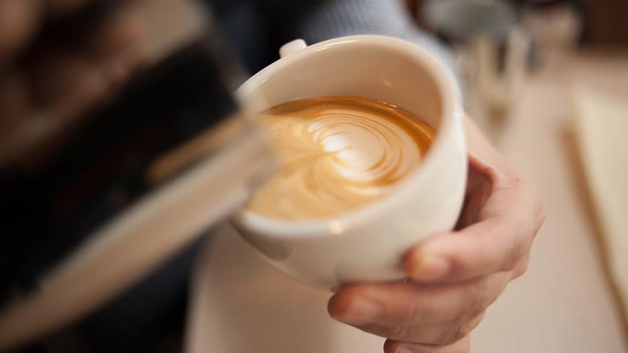 Nunca más el café te sabrá igual: así tienes que limpiar tu cafetera espresso