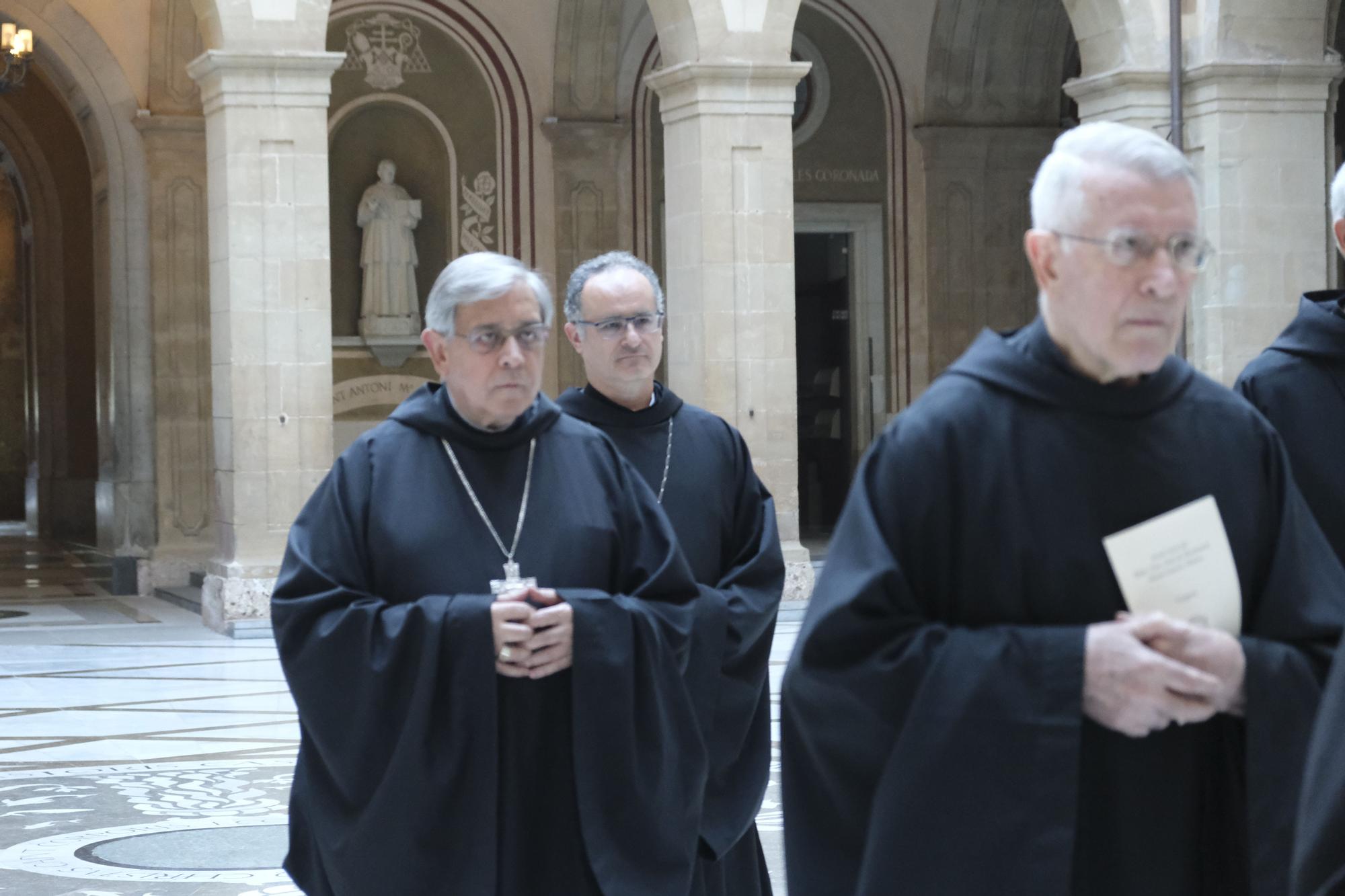 El nou abat de Montserrat s'estrena a la celebració de vespres