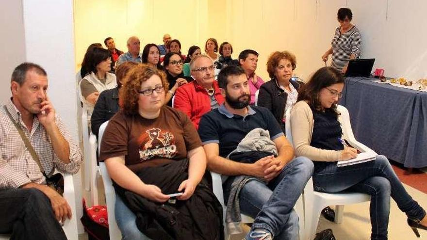 Primera charla teórica de Estrada Micolóxica. // Bernabé / Javier Lalín