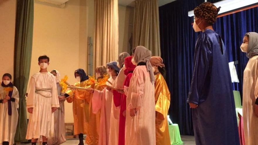 Recreación de la Pasión en el colegio Divina Providencia de Zamora