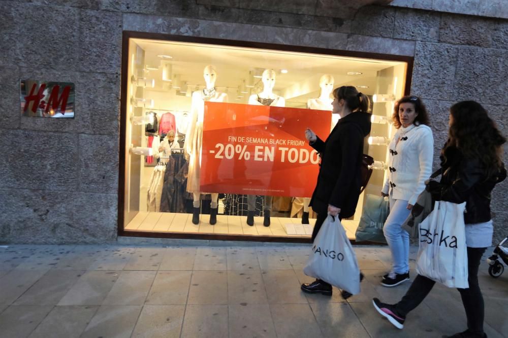 La campaña comercial Black Friday en Palma