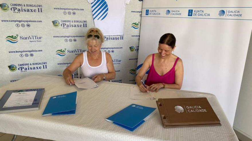 Un momento del acuerdo firmado entre las partes.  | // FDV