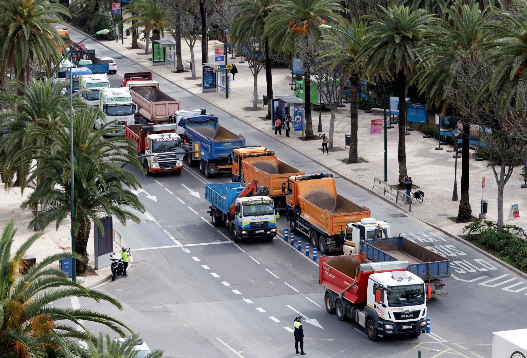 Protesta de los camioneros por el Centro de Málaga