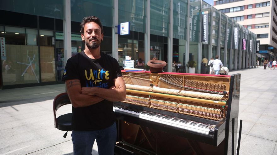 Un pianista nómada en la plaza de Lugo