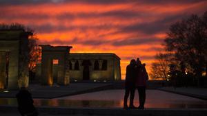 Una pareja se hace un selfie en el Templo de Debob.