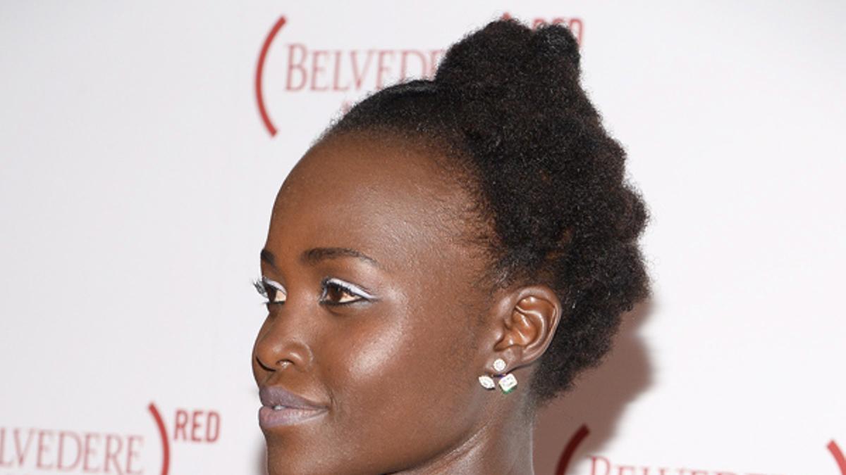 Lupita Nyong'o se deja seducir por la firma española Delpozo