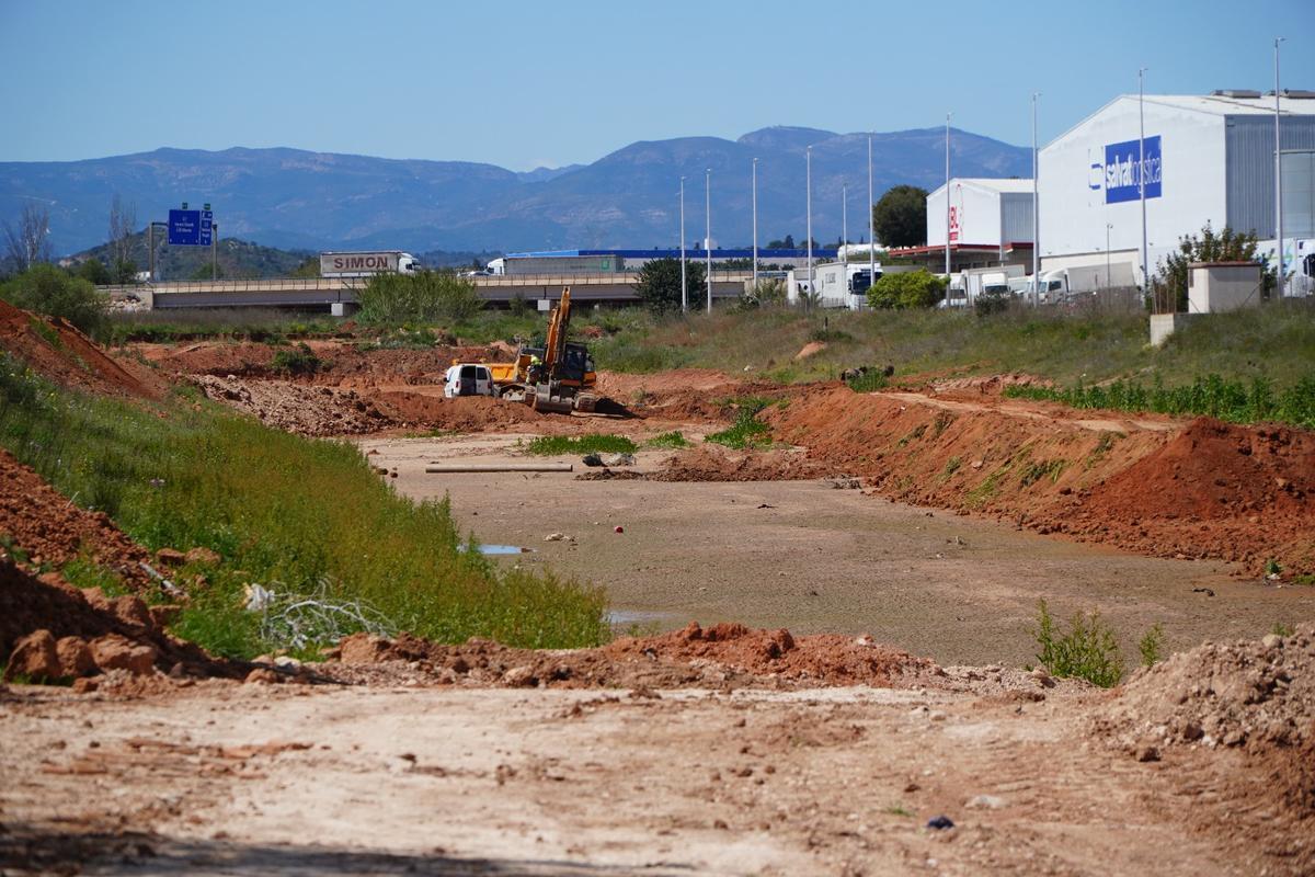 Trabajos para recuperar la ampliación y renovación en Riba-roja.