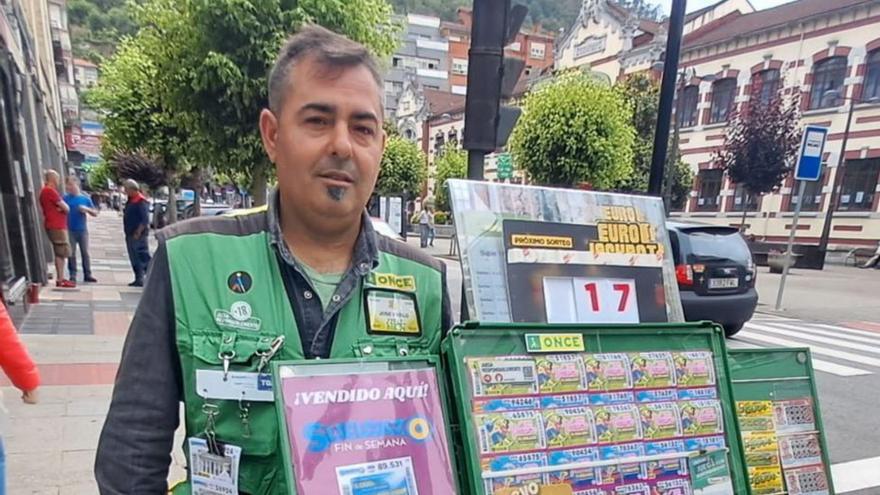 El &quot;cuponero&quot; de Mieres que no deja de dar premios: José Alonso reparte 500.000 euros en tres meses