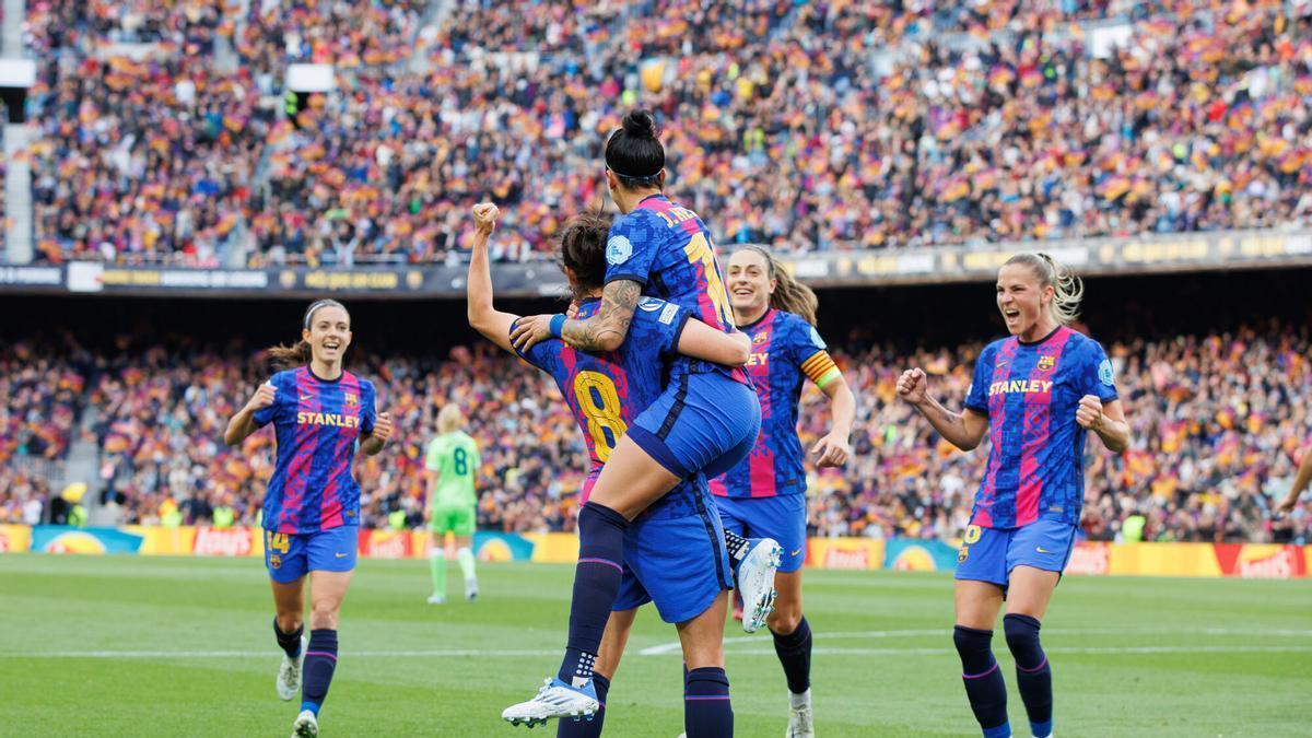 Irene Paredes: "Los clásicos femeninos se podrían jugar en el Bernabéu"
