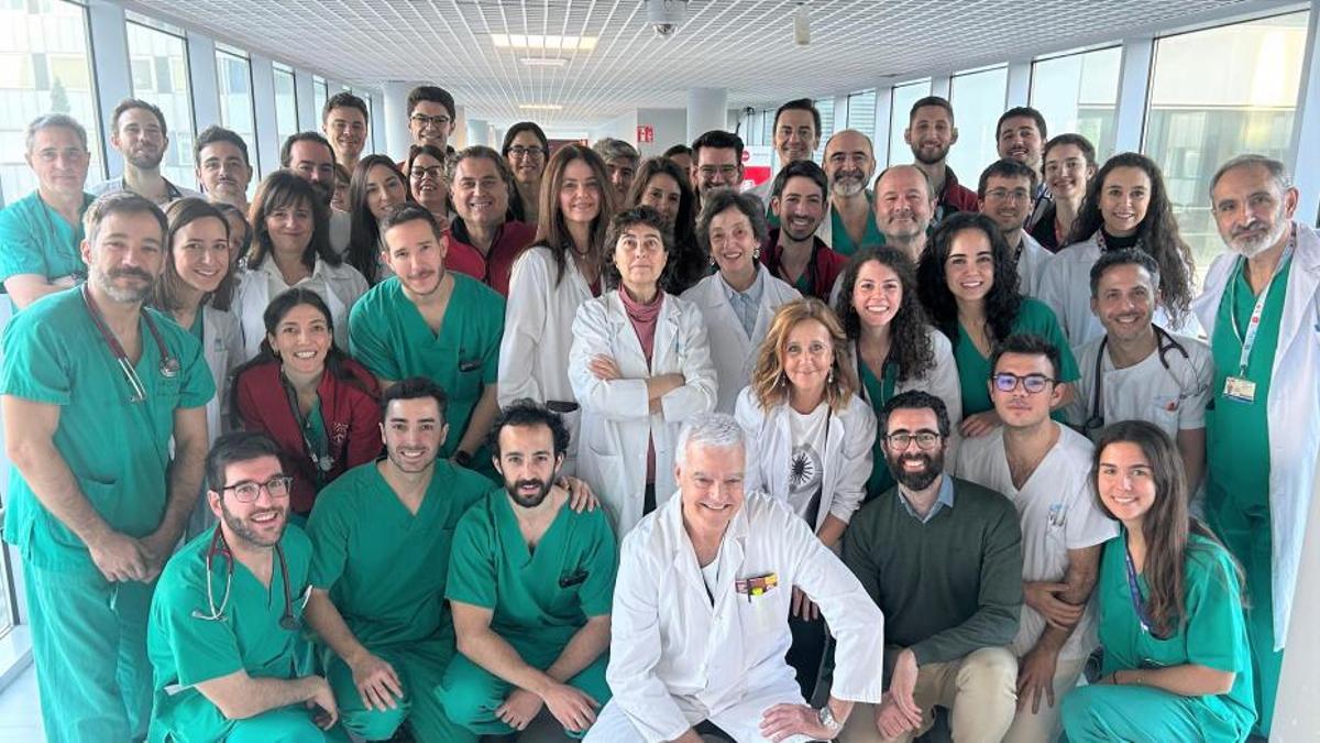 El equipo de Cardiologia del Hospital La Paz de Madrid, que integraba Jesús Saldaña.