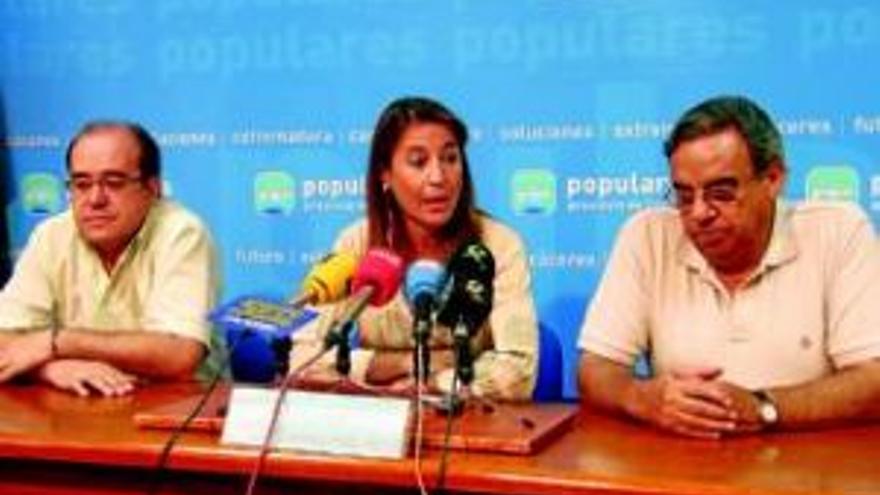 El PP asegura que la ubicación dada para el pabellón ferial no es &quot;viable&quot;[antetit.107]HERAS ANUNCIO QUE SE CONSTRUIRA DETRAS DEL HIPICO