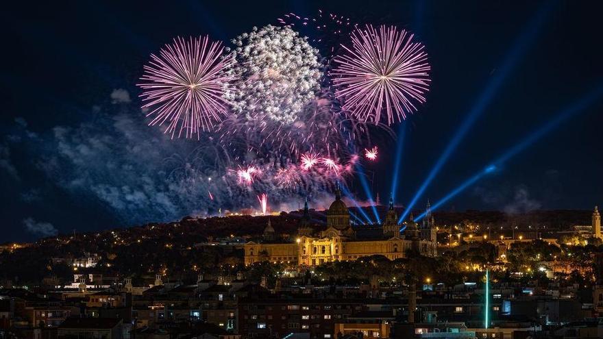 Focs artificials per rebre el 2021 a Barcelona