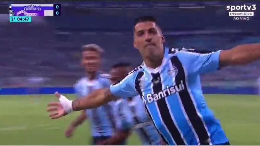 ¡Tremendo estreno! Luis Suárez siendo Luis Suárez... Debuta con Gremio con un 'hat-trick' y un increíble golazo