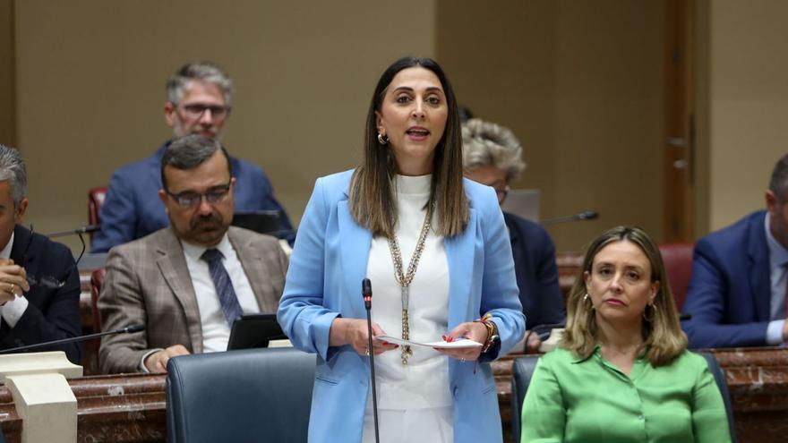 La consejera de Agua y Agricultura, Sara Rubira, durante su intervención en la Asamblea Regional.
