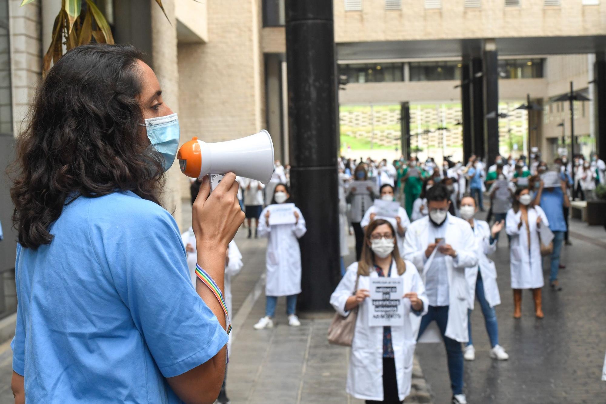 Huelga de médicos en el Doctor Negrín