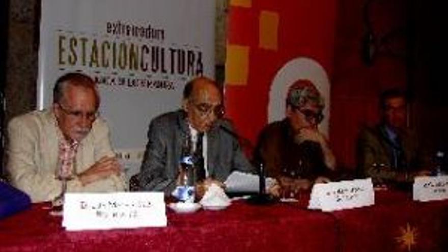 Extremadura premia las trayectorias de Eduardo Louren§o y Alfredo Jaar