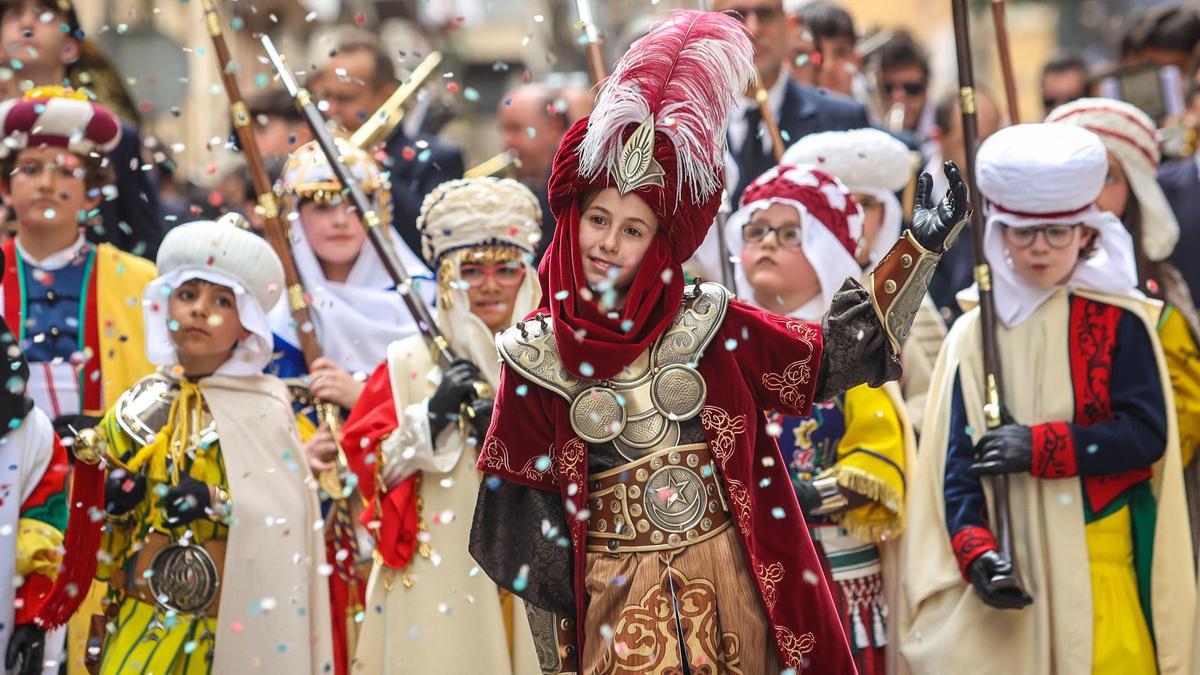 Los niños toman las calles de Alcoy en la Gloria Infantil