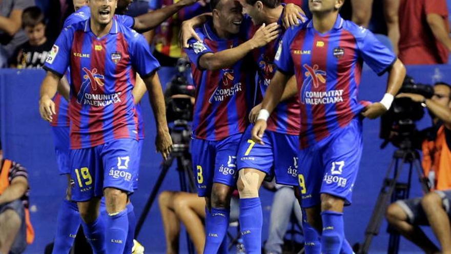 El Levante, celebrando el primer y único gol.